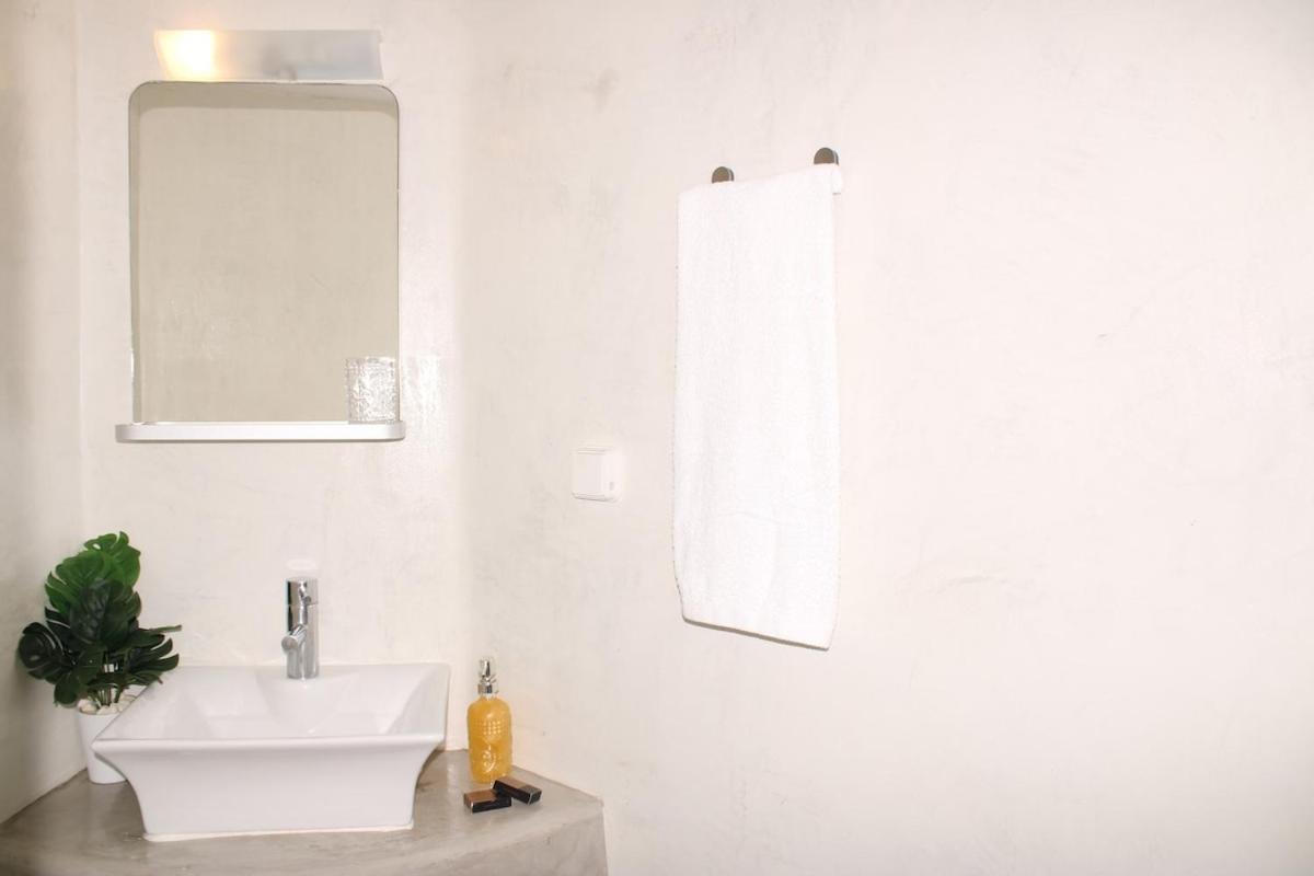 Villa Solasta #2 With Jacuzzi In Santorini Akrotiri  Exterior photo